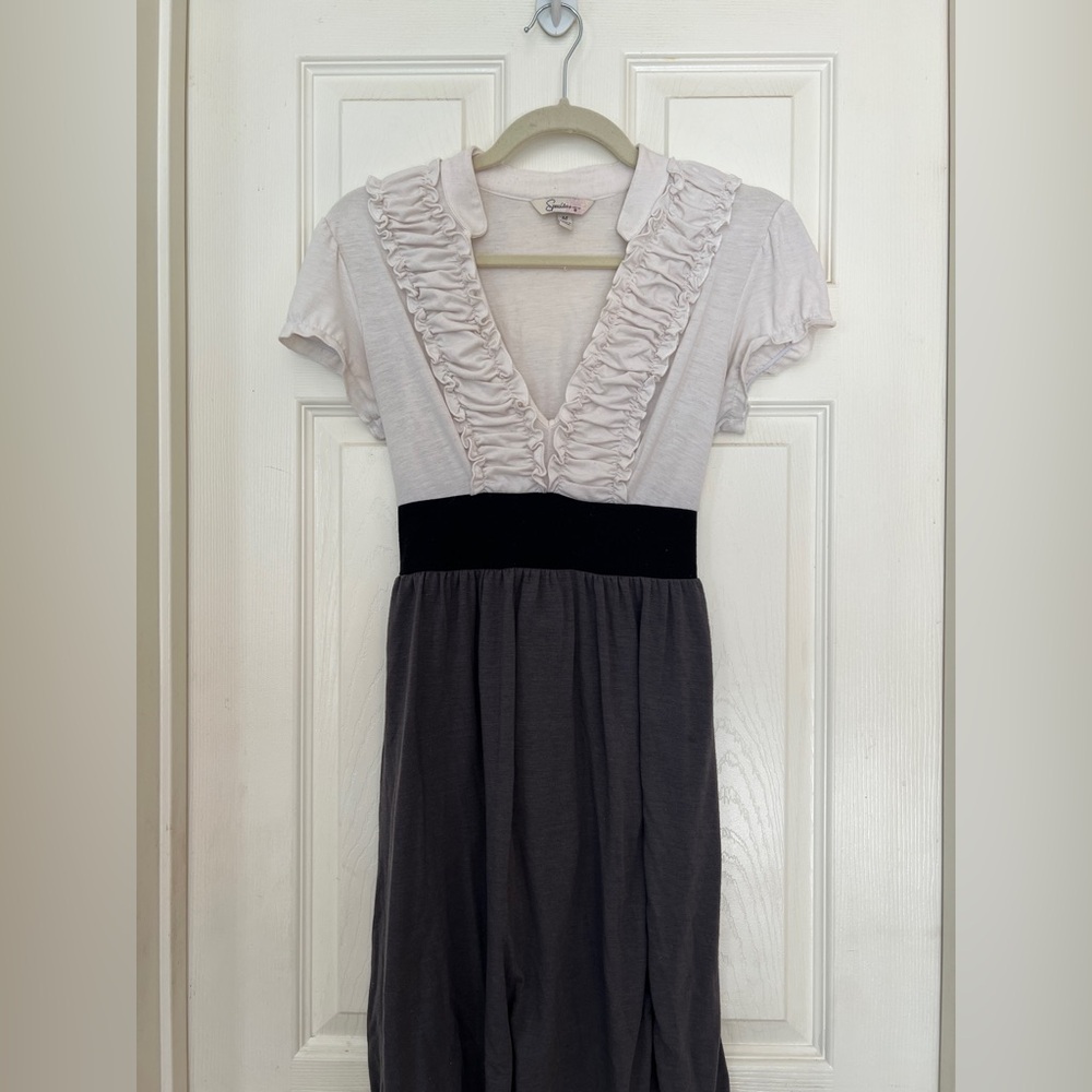 Speechless Two-Tone Ruffle V-Neck Dress in White and Gray with Black Waistband